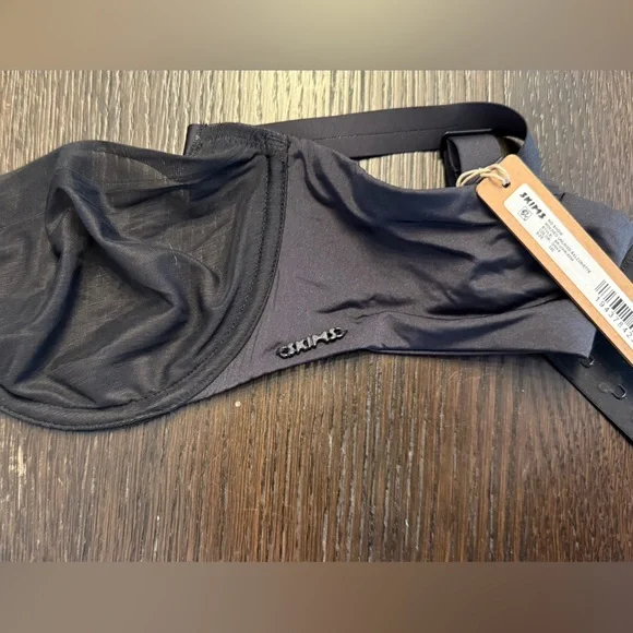 SKIMS Women's Black Unlined Balconette Bra - Picture 4 of 6